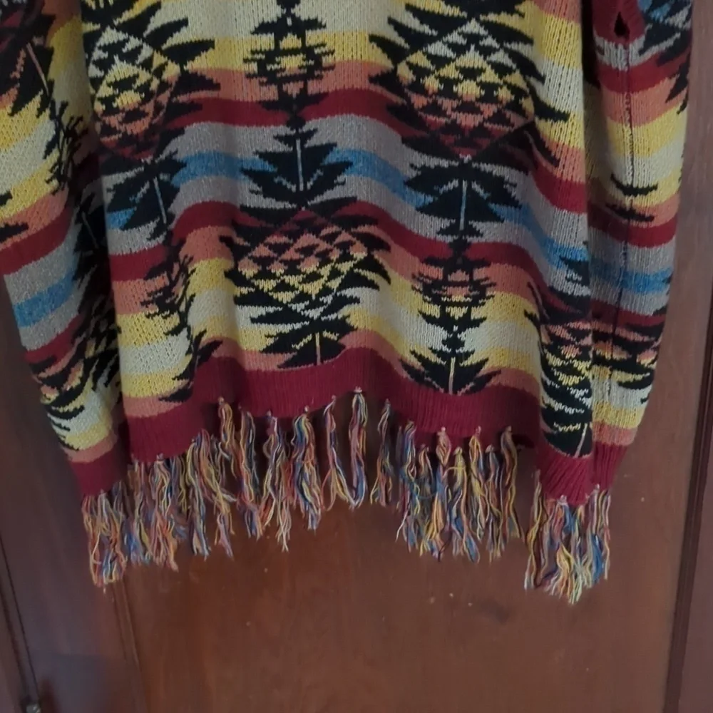 American Eagle Outfitters Open Hooded Aztec Fringe Festival Wrap Size XS/S